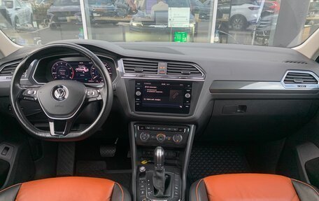 Volkswagen Tiguan II, 2017 год, 2 490 000 рублей, 9 фотография