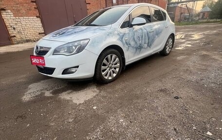 Opel Astra J, 2010 год, 670 000 рублей, 1 фотография