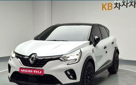 Renault Captur II, 2020 год, 1 832 000 рублей, 1 фотография