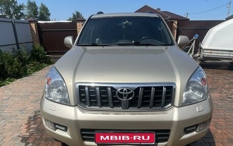 Toyota Land Cruiser Prado 120 рестайлинг, 2006 год, 2 600 000 рублей, 1 фотография