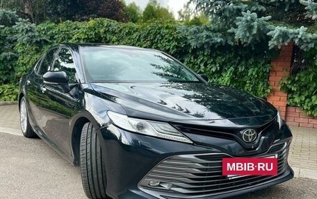 Toyota Camry, 2020 год, 3 650 000 рублей, 2 фотография