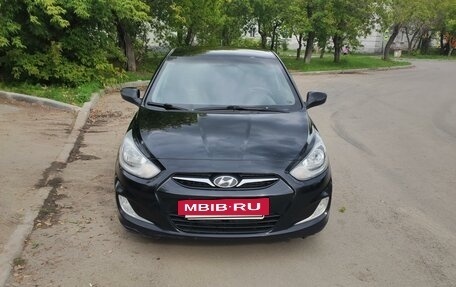 Hyundai Solaris II рестайлинг, 2011 год, 750 000 рублей, 2 фотография