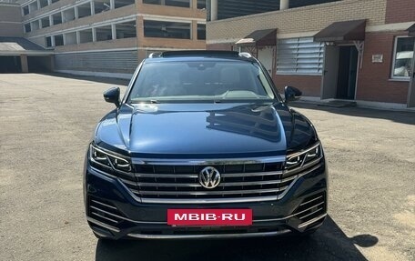 Volkswagen Touareg III, 2019 год, 6 150 000 рублей, 2 фотография