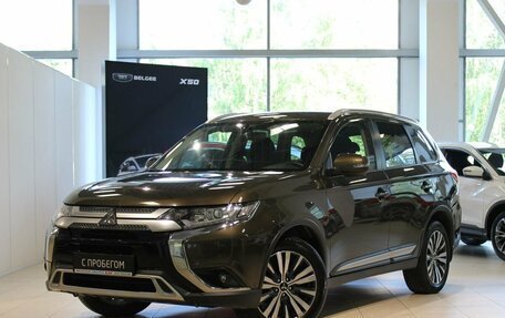 Mitsubishi Outlander III рестайлинг 3, 2019 год, 2 245 000 рублей, 1 фотография