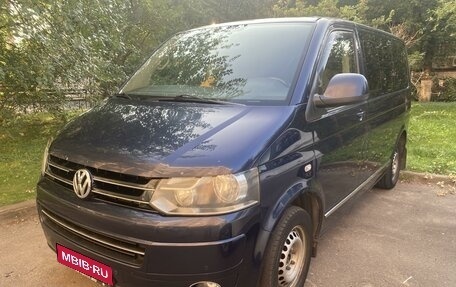 Volkswagen Caravelle T5, 2012 год, 2 100 000 рублей, 1 фотография