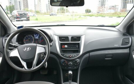 Hyundai Solaris II рестайлинг, 2013 год, 879 800 рублей, 6 фотография