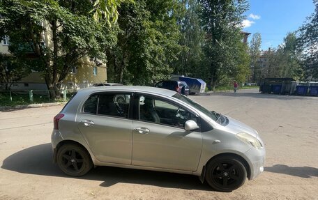 Toyota Yaris III рестайлинг, 2008 год, 600 000 рублей, 6 фотография