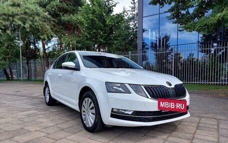 Skoda Octavia, 2018 год, 1 965 000 рублей, 2 фотография