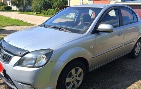 KIA Rio II, 2011 год, 650 000 рублей, 3 фотография