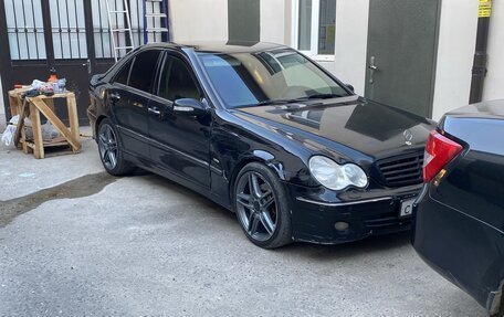 Mercedes-Benz C-Класс, 2005 год, 560 000 рублей, 3 фотография