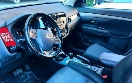 Mitsubishi Outlander III рестайлинг 3, 2014 год, 1 650 000 рублей, 4 фотография