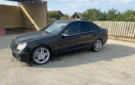 Mercedes-Benz C-Класс, 2005 год, 560 000 рублей, 8 фотография