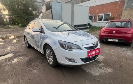 Opel Astra J, 2010 год, 670 000 рублей, 2 фотография