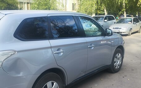 Mitsubishi Outlander III рестайлинг 3, 2013 год, 1 350 000 рублей, 7 фотография