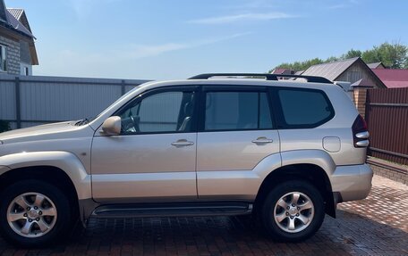 Toyota Land Cruiser Prado 120 рестайлинг, 2006 год, 2 600 000 рублей, 6 фотография