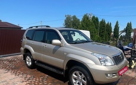 Toyota Land Cruiser Prado 120 рестайлинг, 2006 год, 2 600 000 рублей, 2 фотография