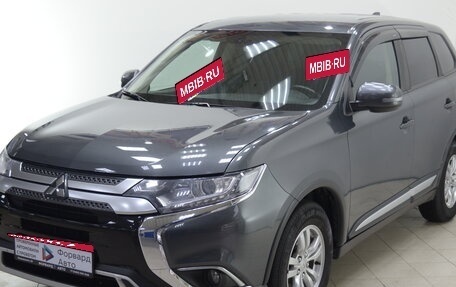 Mitsubishi Outlander III рестайлинг 3, 2019 год, 2 299 990 рублей, 3 фотография