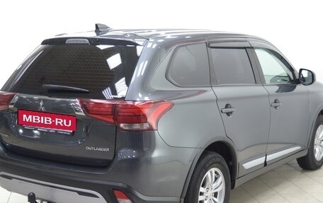 Mitsubishi Outlander III рестайлинг 3, 2019 год, 2 299 990 рублей, 19 фотография