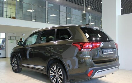 Mitsubishi Outlander III рестайлинг 3, 2019 год, 2 245 000 рублей, 6 фотография