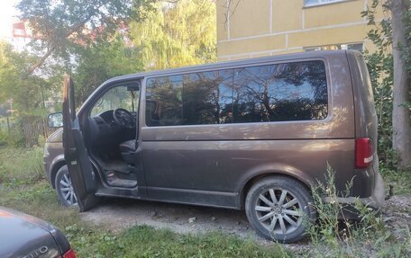 Volkswagen Multivan T5, 2010 год, 1 850 000 рублей, 4 фотография