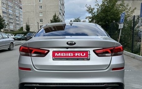 KIA Optima IV, 2018 год, 1 900 000 рублей, 3 фотография