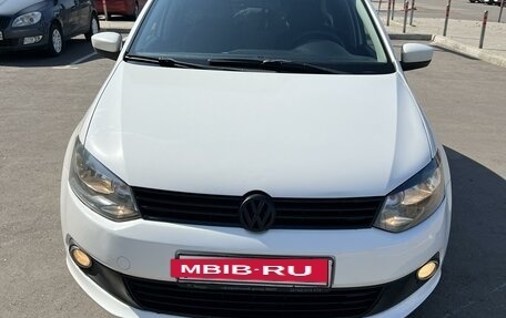 Volkswagen Polo VI (EU Market), 2011 год, 885 000 рублей, 2 фотография