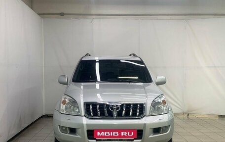 Toyota Land Cruiser Prado 120 рестайлинг, 2003 год, 2 010 000 рублей, 2 фотография