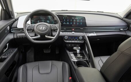 Hyundai Elantra, 2024 год, 2 698 000 рублей, 6 фотография