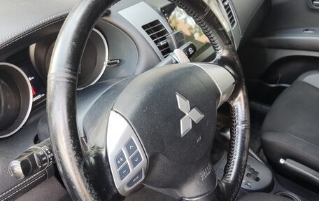 Mitsubishi Outlander III рестайлинг 3, 2011 год, 1 015 000 рублей, 27 фотография