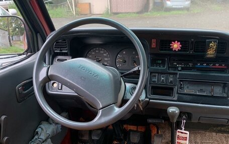 Toyota HiAce H100, 1993 год, 420 000 рублей, 5 фотография