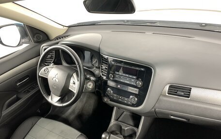 Mitsubishi Outlander III рестайлинг 3, 2012 год, 1 414 592 рублей, 11 фотография