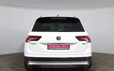 Volkswagen Tiguan II, 2019 год, 2 789 000 рублей, 6 фотография