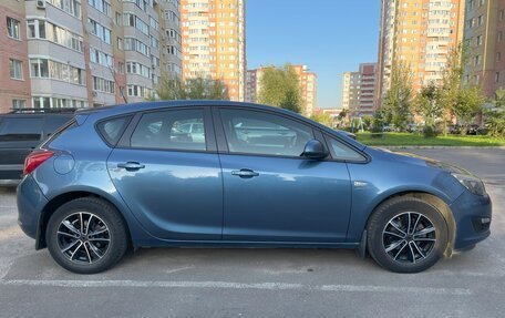 Opel Astra J, 2014 год, 1 350 000 рублей, 3 фотография