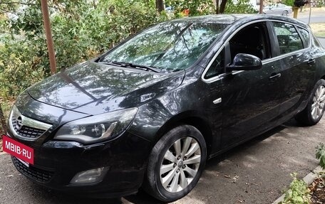 Opel Astra J, 2010 год, 850 000 рублей, 2 фотография