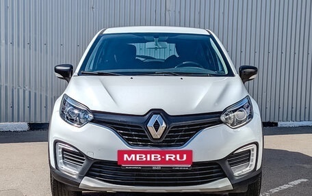 Renault Kaptur I рестайлинг, 2019 год, 1 045 000 рублей, 2 фотография