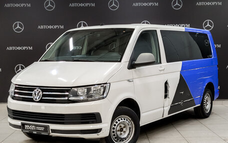 Volkswagen Caravelle T6 рестайлинг, 2019 год, 2 575 000 рублей, 1 фотография