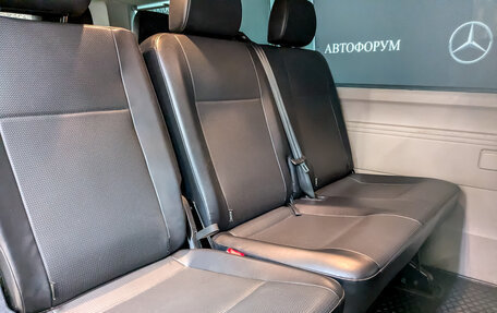 Volkswagen Caravelle T6 рестайлинг, 2019 год, 2 575 000 рублей, 19 фотография