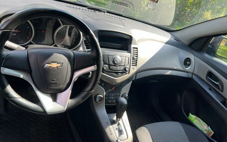 Chevrolet Cruze II, 2011 год, 650 000 рублей, 6 фотография