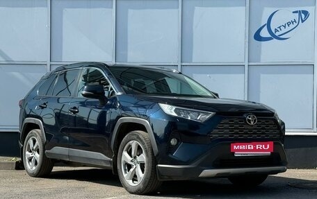 Toyota RAV4, 2019 год, 3 599 000 рублей, 5 фотография