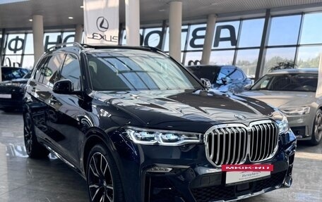 BMW X7, 2021 год, 10 700 000 рублей, 2 фотография