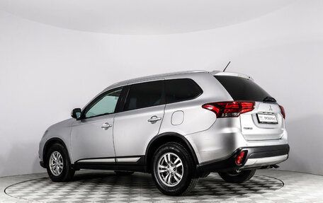 Mitsubishi Outlander III рестайлинг 3, 2015 год, 1 799 555 рублей, 7 фотография