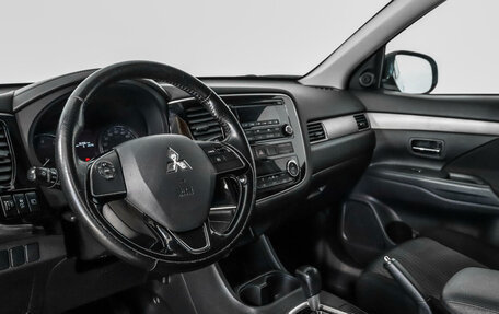 Mitsubishi Outlander III рестайлинг 3, 2015 год, 1 799 555 рублей, 9 фотография