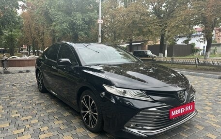 Toyota Camry, 2018 год, 3 115 000 рублей, 2 фотография