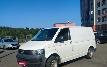 Volkswagen Transporter T5 рестайлинг, 2015 год, 2 200 000 рублей, 1 фотография