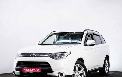 Mitsubishi Outlander III рестайлинг 3, 2013 год, 1 385 000 рублей, 1 фотография