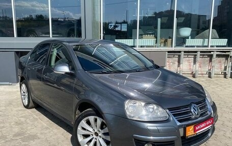 Volkswagen Jetta VI, 2010 год, 650 000 рублей, 1 фотография