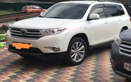 Toyota Highlander III, 2012 год, 3 000 000 рублей, 1 фотография