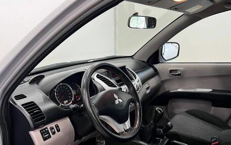 Mitsubishi L200 IV рестайлинг, 2011 год, 1 345 000 рублей, 10 фотография