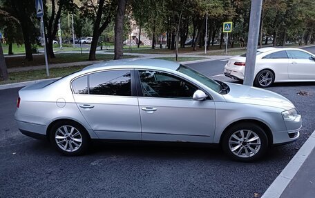 Volkswagen Passat B6, 2006 год, 550 000 рублей, 10 фотография