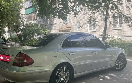 Mercedes-Benz E-Класс, 2003 год, 825 000 рублей, 4 фотография